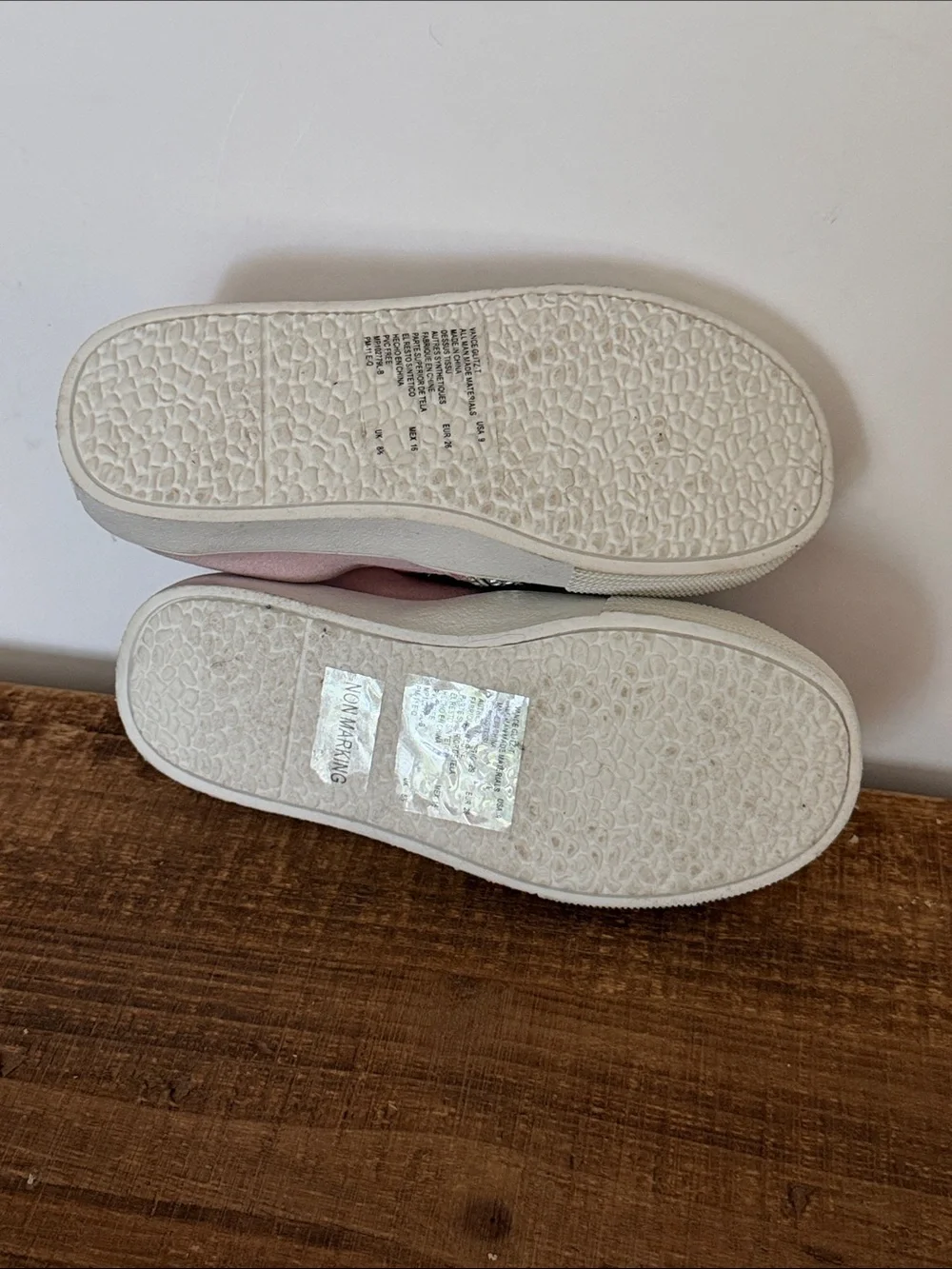 Stuart Weitzman Vance Glitz Pink Rhinestone Sneakers Slip Ons EU 26 / US 9 NWOB